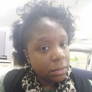 Meet your Posher, Adrienne